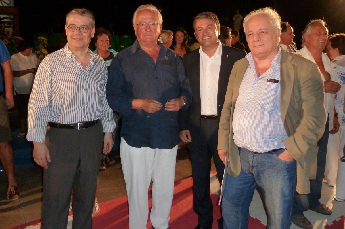 Rafael Andarias, Javier Moscoso, José Chulvi y Javier Reverte en Xàbia, 2011. - Foto: Guiomar Ramírez Rafael Andarias, Javier Moscoso, José Chulvi y Javier Reverte en Xàbia, 2011.