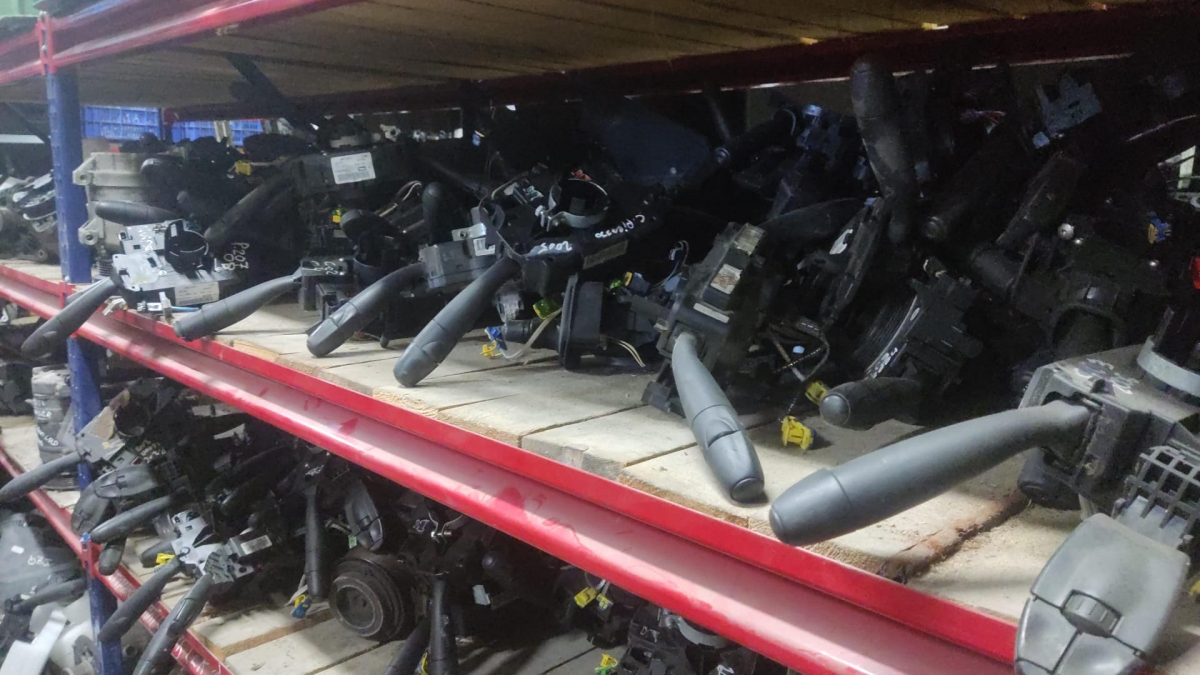 Los 'piratas' que venden online piezas de coche que nunca llegan: los desguaces advierten de estafas de más de 3.000 euros