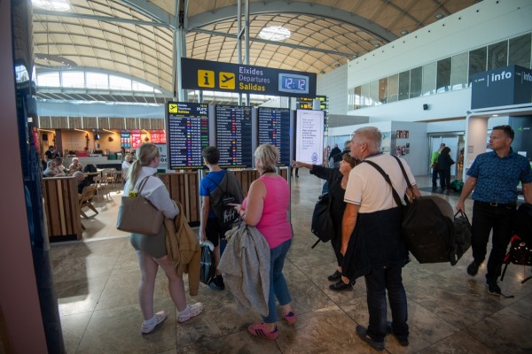 Los aeropuertos de Alicante y Valencia registran el mejor agosto de su historia en volumen de pasajeros