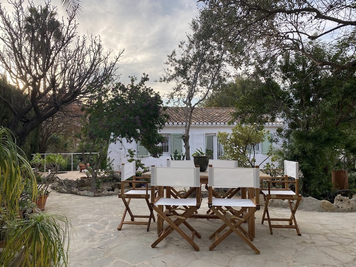 La casa que una pareja de Murcia ha convertido en una experiencia mediterránea: sencillez e identidad para un oasis en Denia 