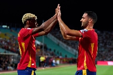 España inicia el camino hacia el Mundial con victoria