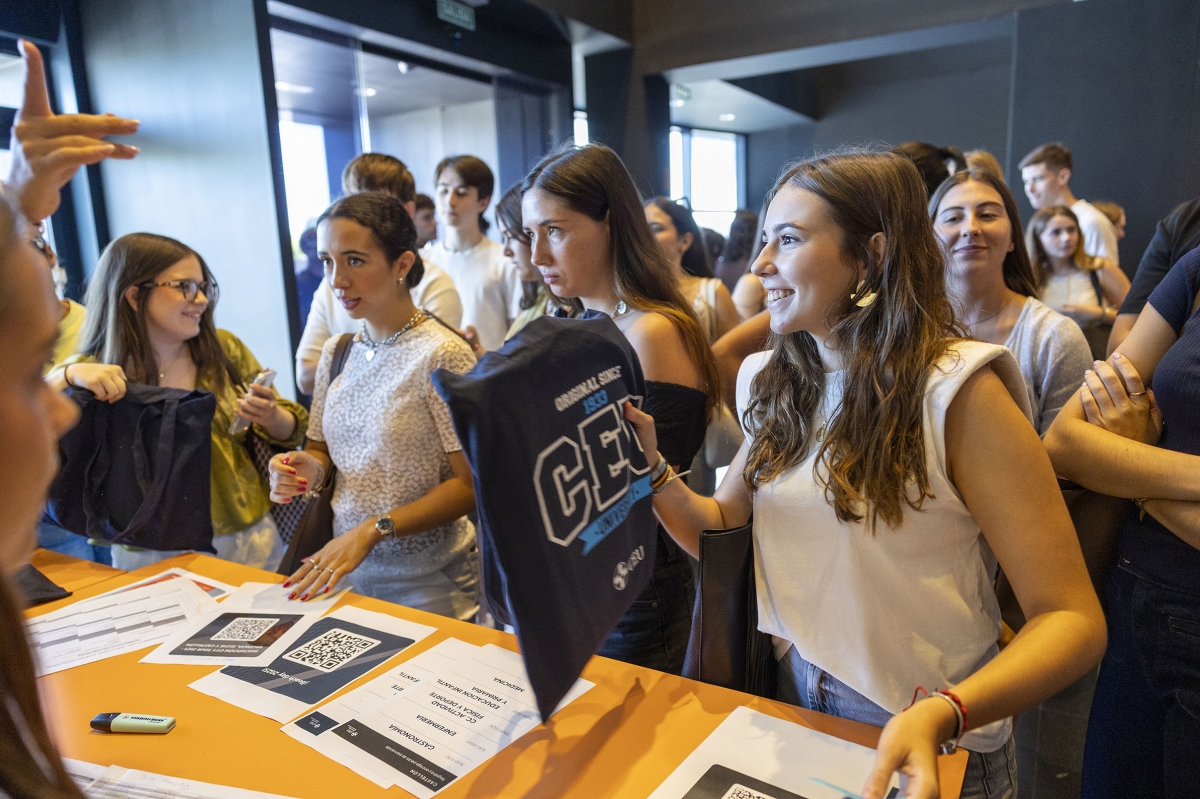 El CEU de Castelló da la bienvenida 370 nuevos estudiantes con unas jornadas de adaptación