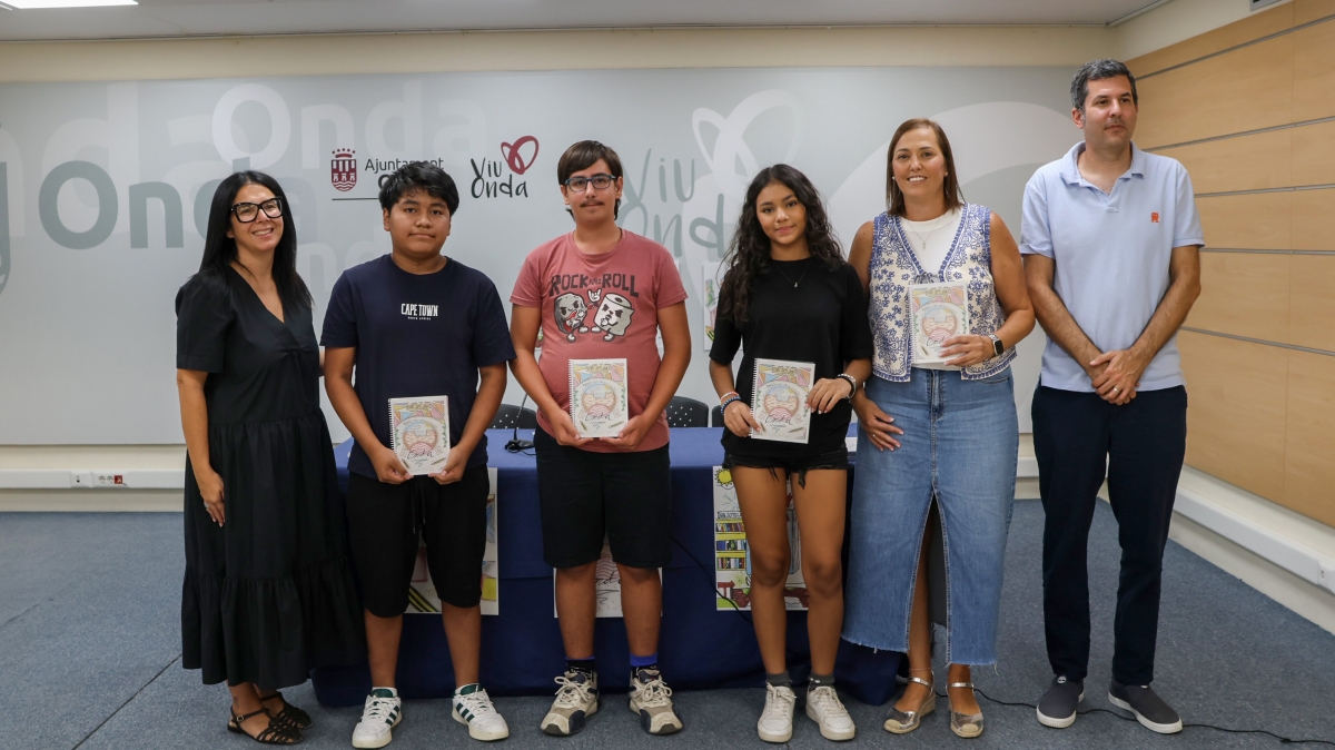 Onda presenta la seua agenda Escolar per al curs 2025-26 amb dibuixos de l’alumnat de l’IES El Torrelló