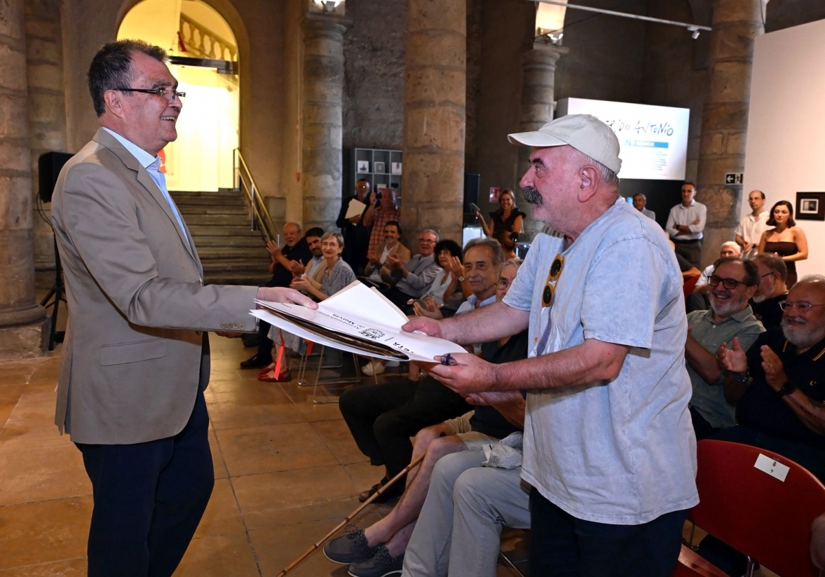 Exposición Querido Antonio en el Almudí - Foto: AYTO. MURCIA Exposición Querido Antonio en el Almudí