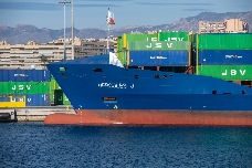 El Puerto de Alicante bajará un 12% la tasa de mercancías para incrementar el tráfico