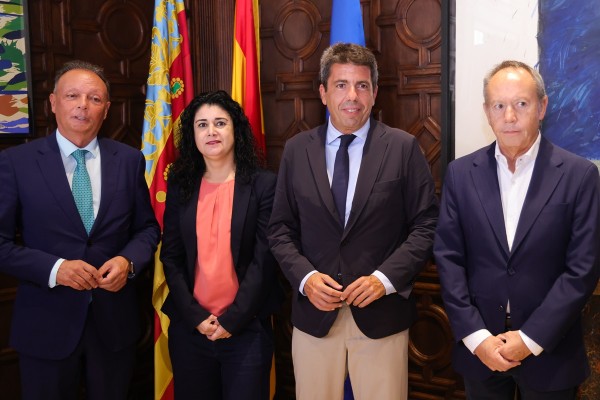 Mazón apuntala su relación con los agentes sociales tras el bloqueo de la plataforma por la financiación