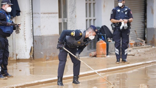 València destina 3 millones de euros para reparar el asfalto de las pedanías afectadas por la Dana