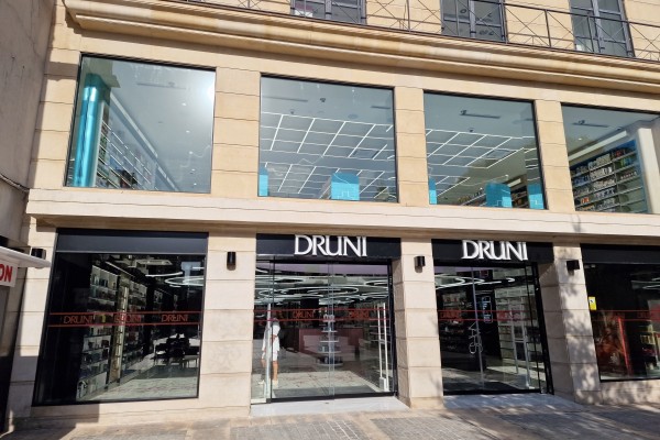 Fin a la espera con el antiguo edificio de Zara: Druni inaugura su nuevo establecimiento en Castelló