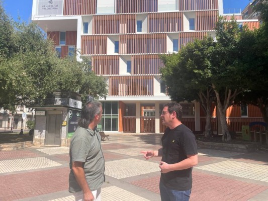 Compromís denúncia que el edifici de Borrull segueix tancant amb les obres ja finalitzades
