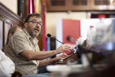Compromís demana a la Diputació que condemne públicament la agressió a dos periodistes d'À Punt en Alcalà