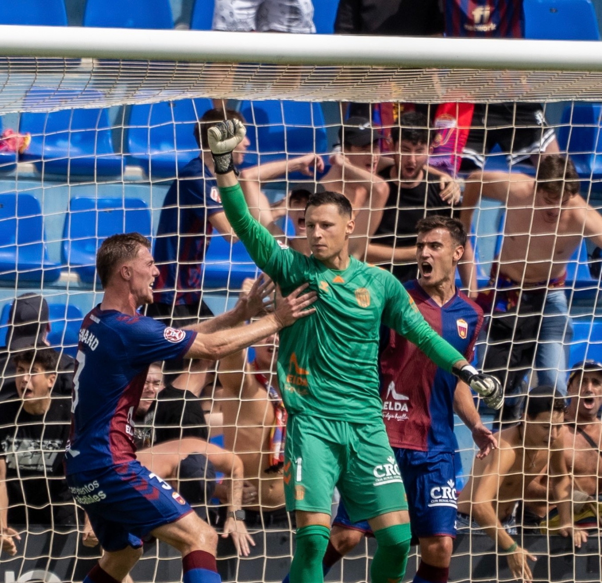 El meta Ramón Vila vuelve a ser el más destacado del CD Eldense - Foto: PLAZA