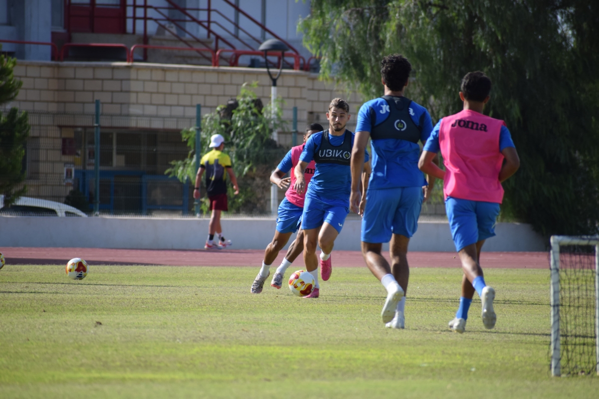 El inicio liguero en Segunda RFEF trae el primer derbi murciano, el Águilas-Yeclano