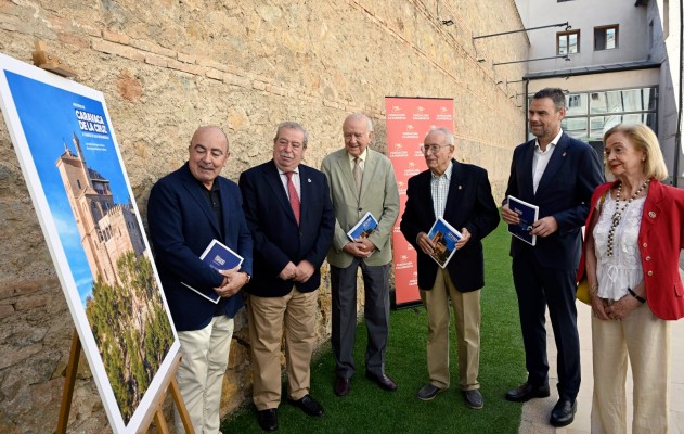 El libro 'Historia de Caravaca de la Cruz a través de sus monumentos' vuelve a ver la luz 43 años después