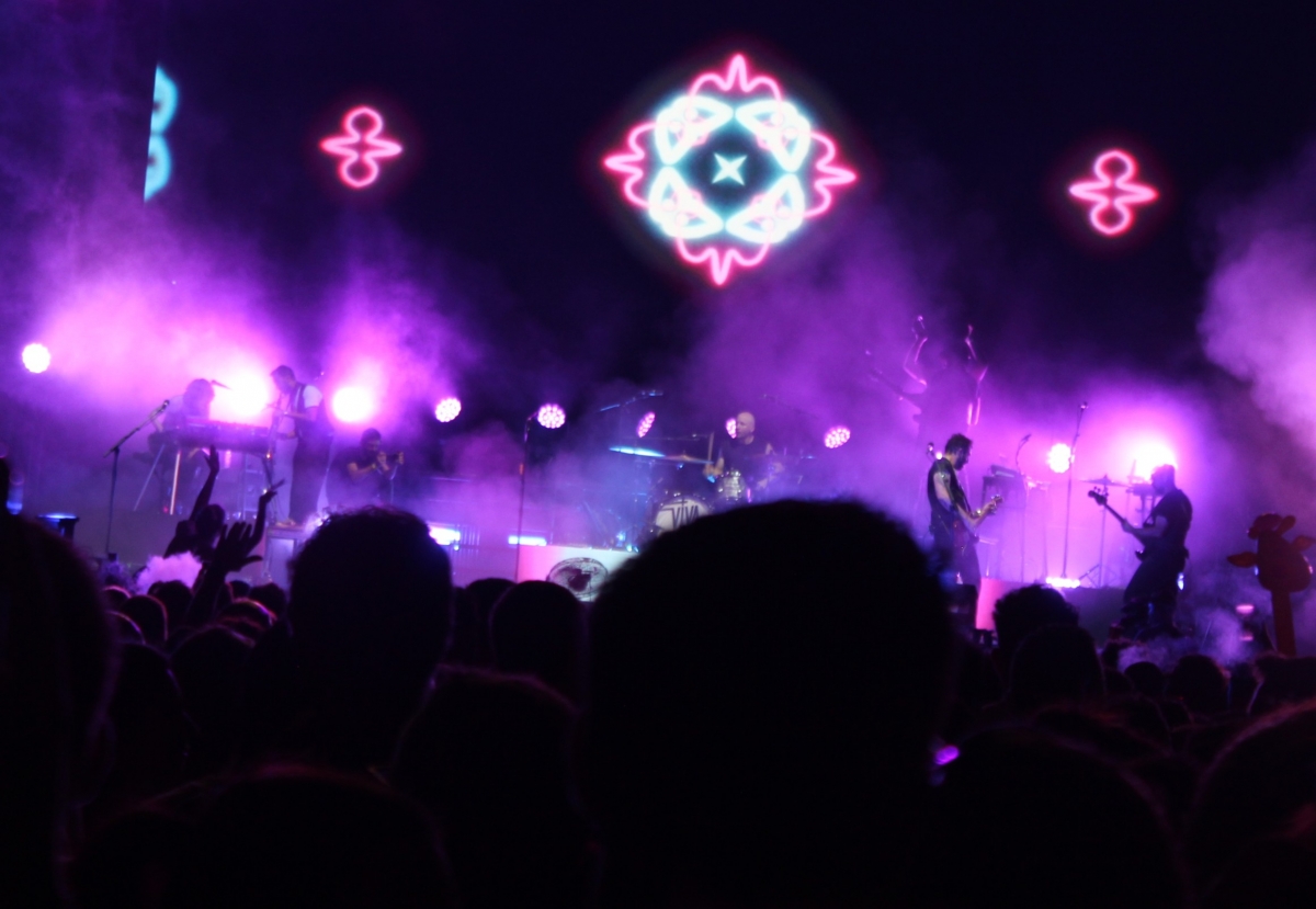 La IA podría provocar una pérdida de 100 millones a la industria musical por derechos de autor