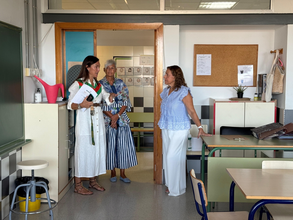 Benicàssim prepara la vuelta al cole y refuerza el mantenimiento en los CEIP Palmerar y Santa Àgueda