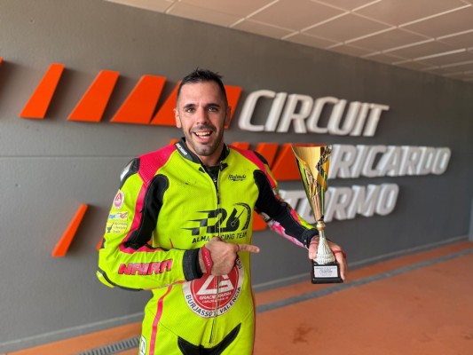 Pérez Alcantarilla se lleva la victoria de la carrera de Superbikes del CEF InterOpen de Velocidad en el Circuit