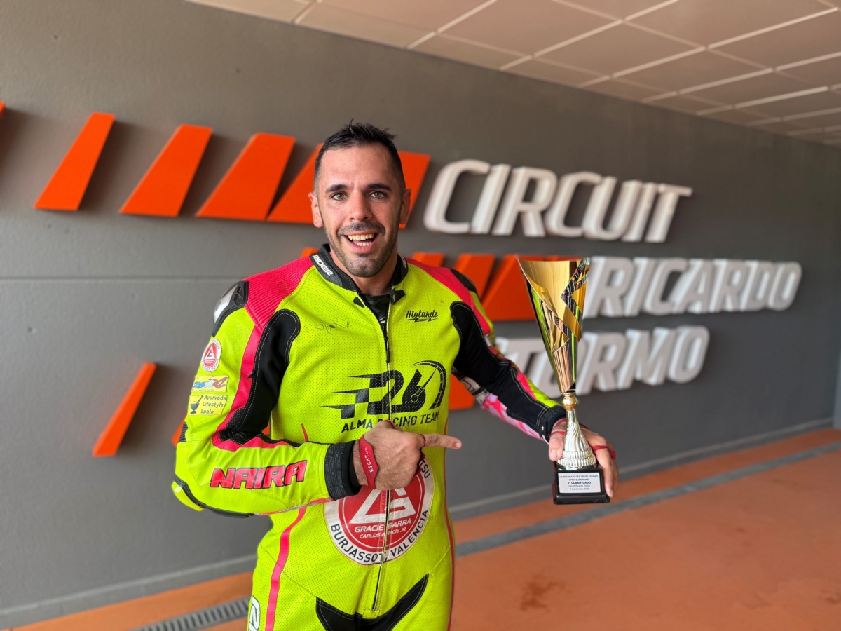 Pérez Alcantarilla se lleva la victoria de la carrera de Superbikes del CEF InterOpen de Velocidad en el Circuit