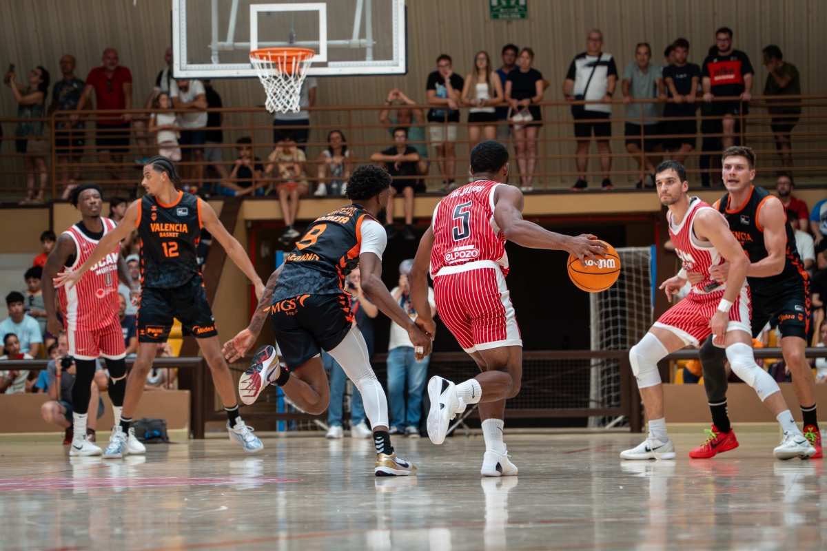 El UCAM CB se lleva el II Trofeo Costa Cálida con 32 puntos en el último cuarto