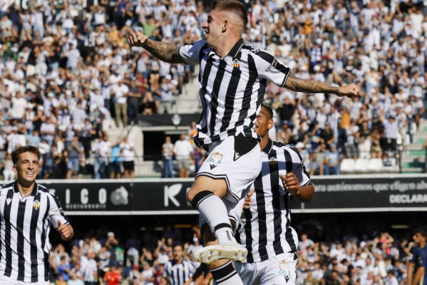 Raúl Sánchez lidera la primera victoria albinegra en Castalia