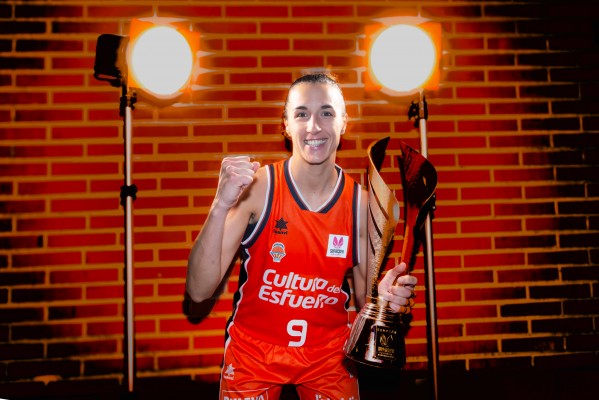 La fiesta de l'Alqueria por el octavo título de Valencia Basket desde 2021