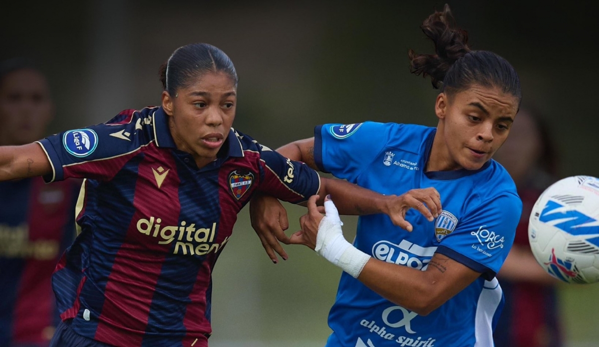 El Alhama suma su primer punto y falla un penalti que le pudo dar el triunfo en Buñol