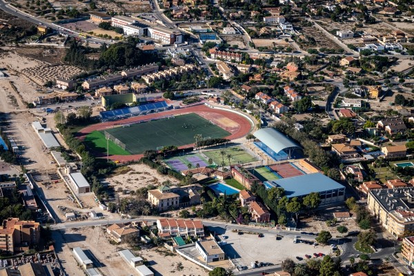 Novedades en el polideportivo Els Oms de Mutxamel: reforma de la piscina y ampliación de la cafetería