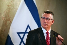 Israel ve en las medidas de Sánchez un intento de tapar la corrupción y adopta sanciones contra Díaz y Rego