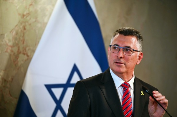 Israel ve en las medidas de Sánchez un intento de tapar la corrupción y adopta sanciones contra Díaz y Rego