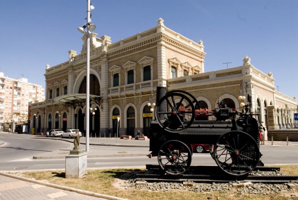 Cartagena teme perder el tren de las ayudas europeas para el AVE: demoras, financiación y decisiones políticas

