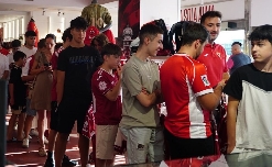 El Murcia, con 17.403 abonados, se va acercando a los 25.000 de 2007 en Primera