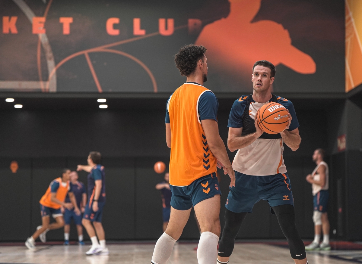 El regreso de los internacionales marca el inicio 'real' de la pretemporada 'taronja'