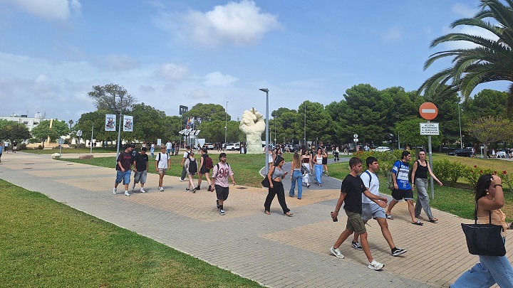 Casi 25.000 estudiantes inician el curso en la UA: el 59% del estudiantado de grados son mujeres