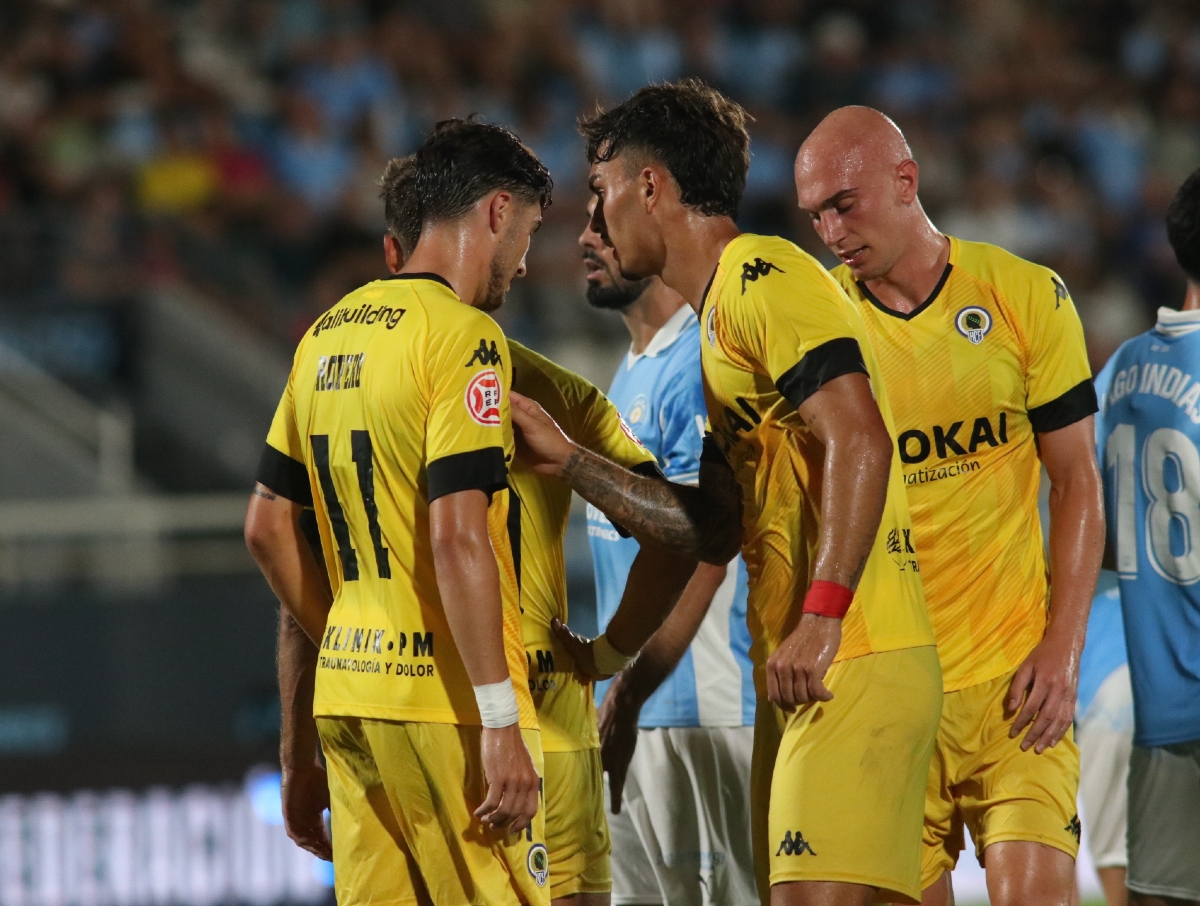 Futbolistas del Hércules CF el pasado sábado en el encuentro ante la UD Ibiza - Foto: PLAZA