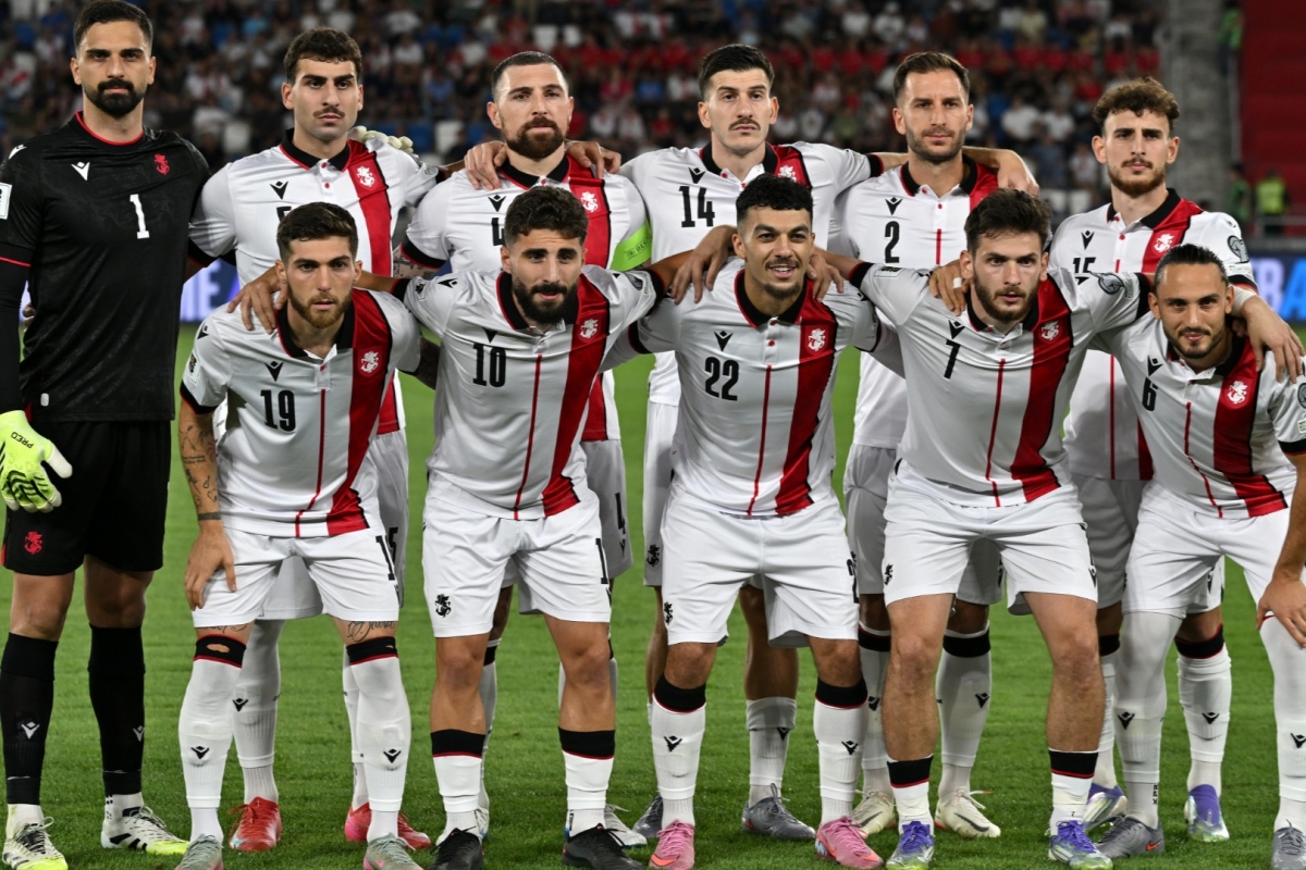 Mikautadze y Solomon, recientes incorporaciones del Villarreal, ven puerta con sus selecciones