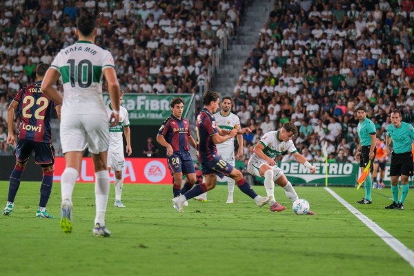 El Elche CF se estrena en la franja de las 14 horas