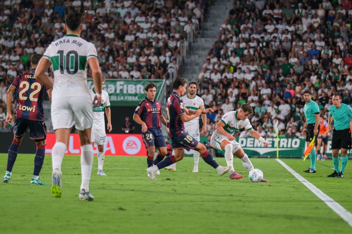 El Elche CF se estrena en la franja de las 14 horas