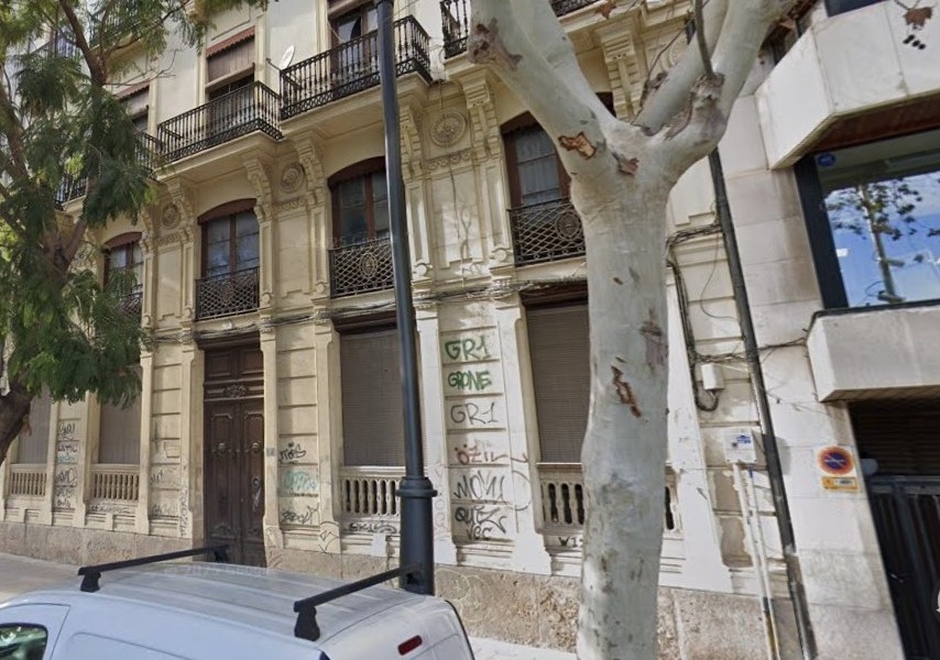 El ala del edificio de Casa Alberola de Alicante a reconvertir en hotel apartamento.