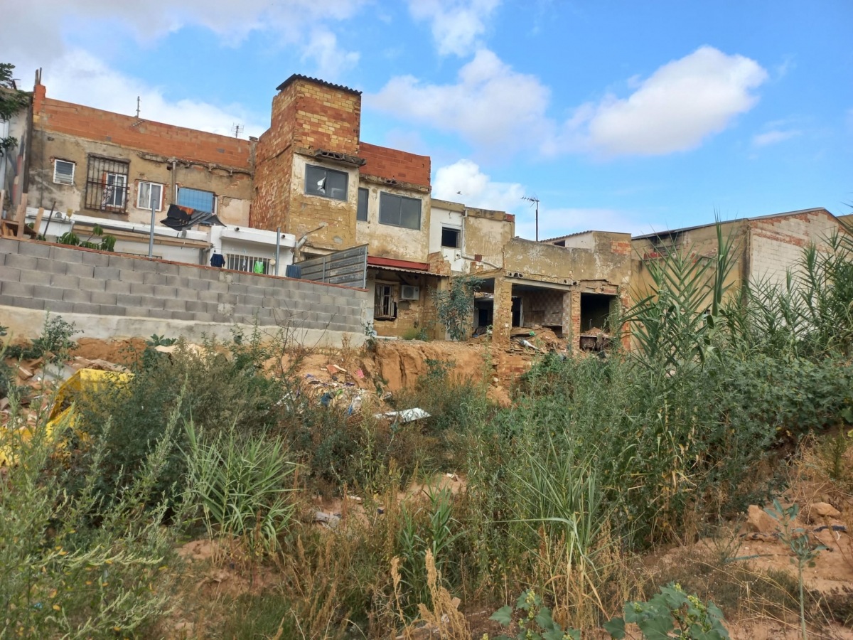 Calle situada junto al barranco de l'Horteta en Torrent, afectada por la Dana. - Foto: CLER ALDAIA, ALAQUÀS Y TORRENT