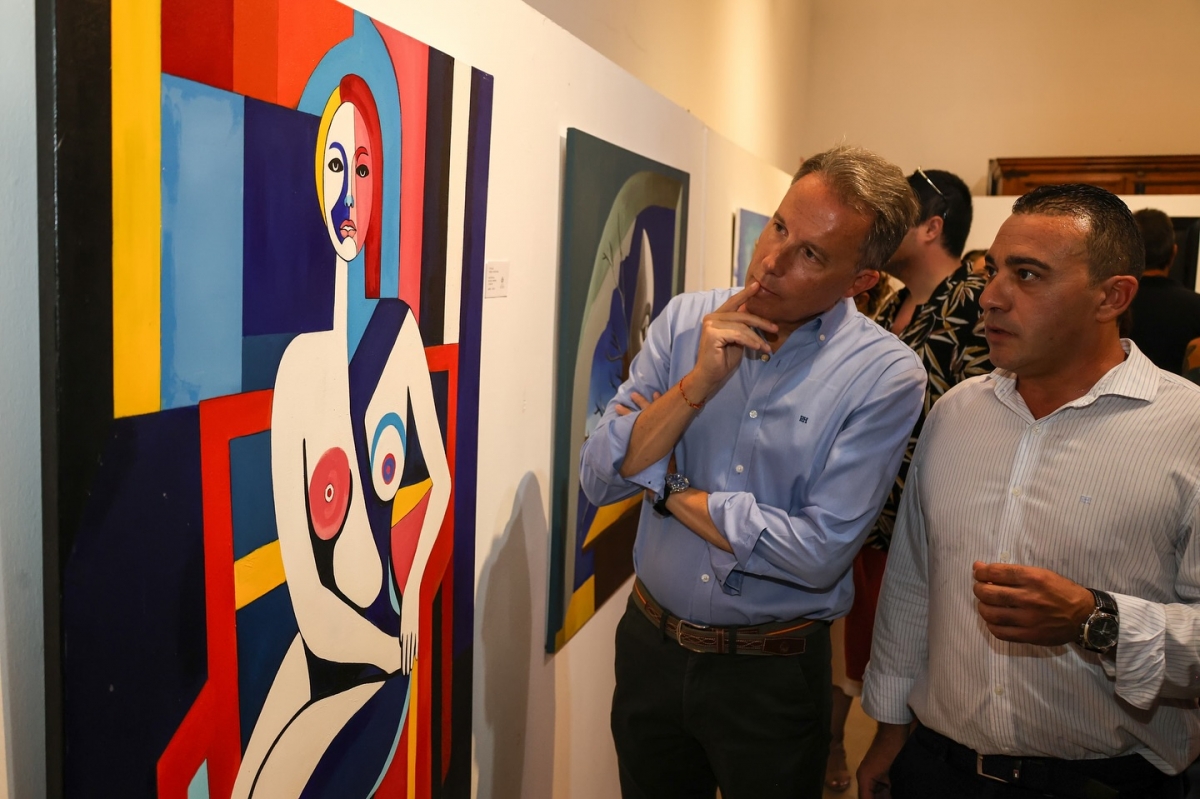 El artista lorquino Juan Bartolomé Soler cumple su sueño de exponer en el Palacio de Guevara: 