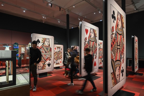 CaixaForum València se adentra en el País de las Maravillas