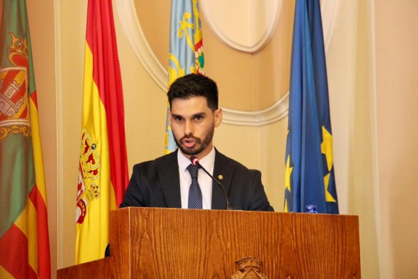 Ramírez acusa a Garcia de desconocer el decreto sobre los requisitos de plazas de movilidad reducida
