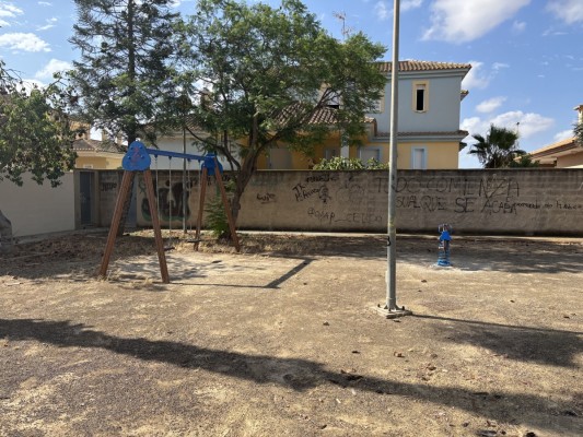 MC Cartagena exige la renovación integral de los parques infantiles ante su grave deterioro
