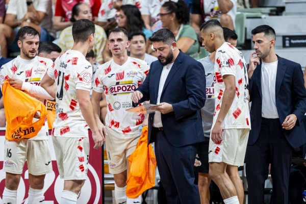 ElPozo, tras un debut decepcionante y con derrota en casa, visita Alzira en busca de sus primeros puntos
