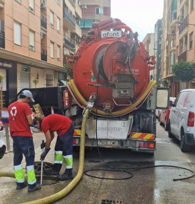 Albal y Aqualia refuerzan la limpieza de alcantarillas ante la temporada de lluvias