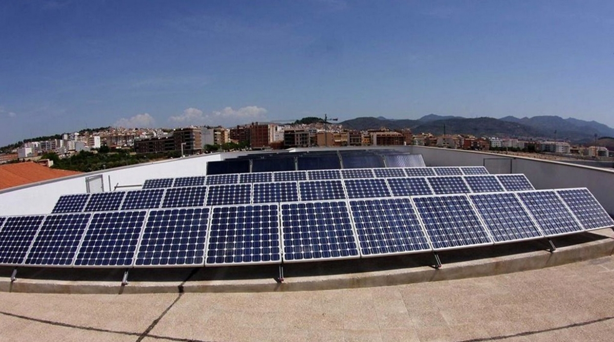 El Ayuntamiento de València cederá cubiertas fotovoltaicas a comunidades energéticas de Benimaclet y Ciutat Vella