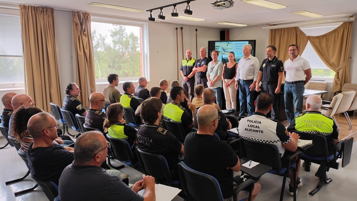 Alicante forma a la Policía Local y los bomberos en intervenciones ante el riesgo de inundaciones