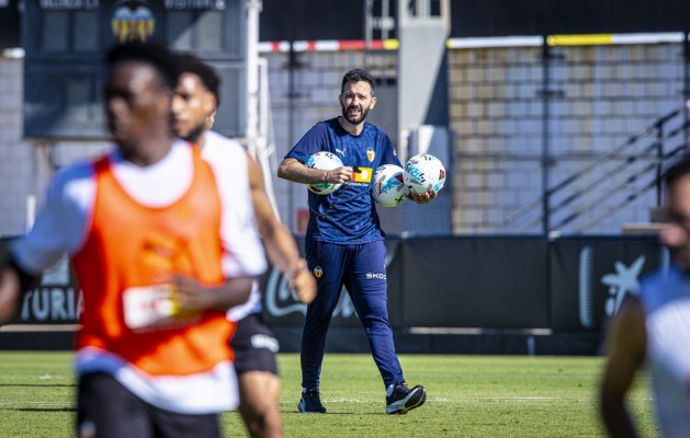 El Valencia CF gana versatilidad en ataque