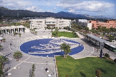 La UJI suma más de 11.600 matriculados en grados y prevé un "aumento considerable" en másteres hasta los 1.500