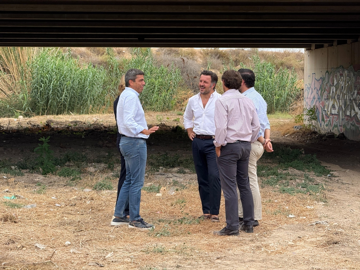 Déjà vu en Elche con los barrancos: exigencias a la CHJ con visita de Mazón... y permiso vigente para tramo urbano