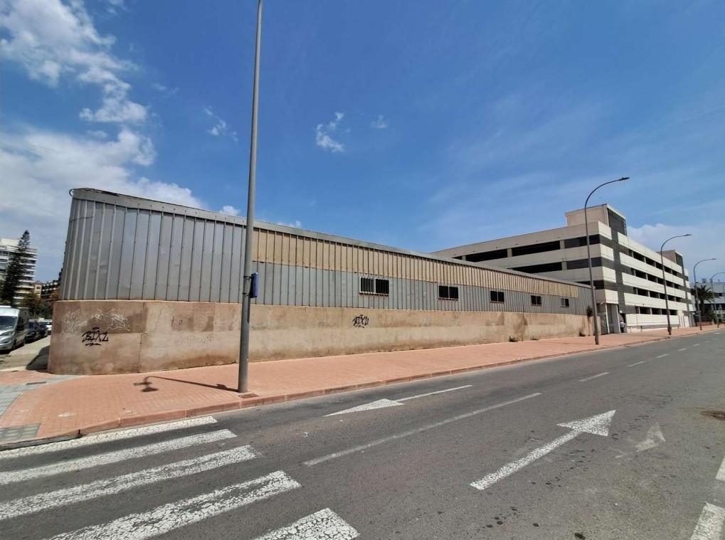 El Puerto despeja Poniente con el derribo de naves industriales: ¿más hueco para el hub de innovación?